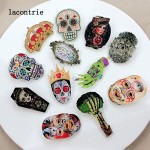 1 PCS Skull Shaped Badge Free Shipping Acrylic Pin Badges Clothes Pins Backpack Icons Decoration