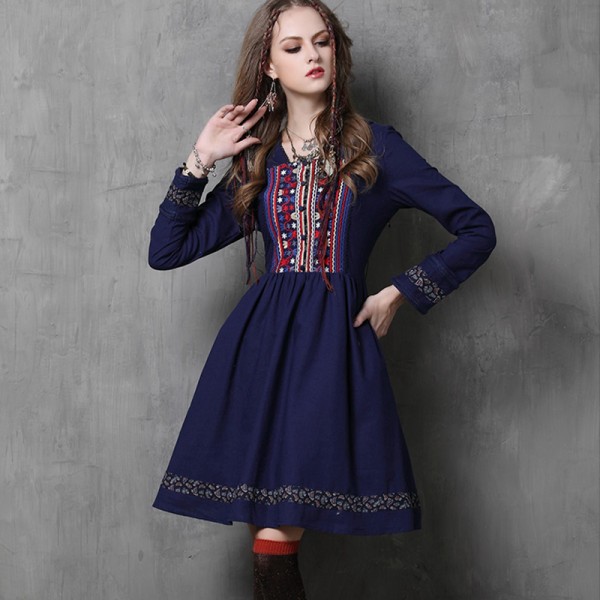 2017 New Long Sleeve Bohemian Linen Pleated Dresses Women Boho Embroidery Belt Ethnic Empire Square Collar Casual Dress Vestidos