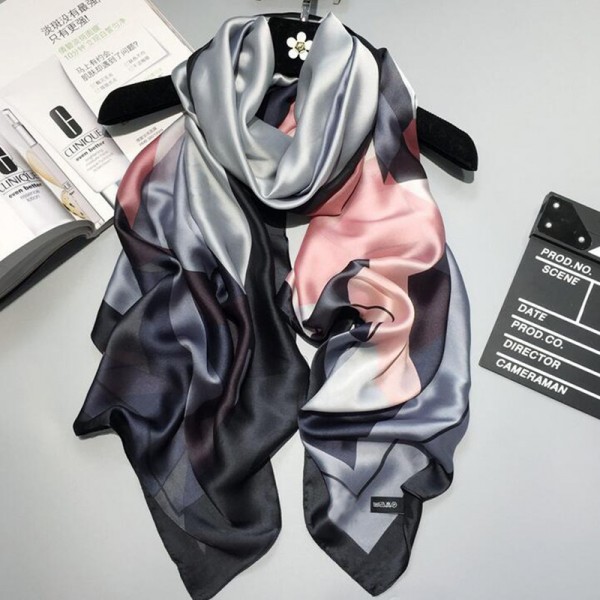 2017 new brand Women Silk scarf Beach Shawl and Echarpe Luxurious Wrap of New Designer scarves Plus Size female beach stole