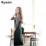 Ryeon Spring Knitted Jumper Dress Sweater Dress Preppy V-neck Retro Solid Color Midi Ladies Sweat Dress Slip Dress