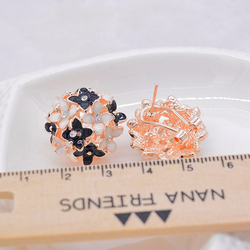 LNRRABC-new-Korean-Four-Leaf--cheap-alloy-Crystal--Floral-Earrings--WhiteBlackPink-Free-Shipping-32589100169