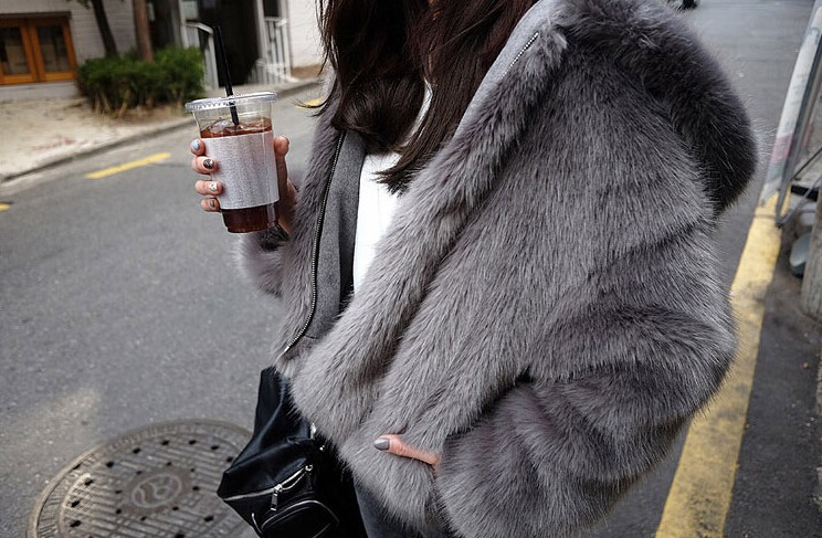 Stylish-Loose-Hooded-Faux-Fox-Fur-Jackets-New-Winter-Woman-Loose-sleeve-Keep-Warm-Faux-Fur-Thick-Coa-32783458661