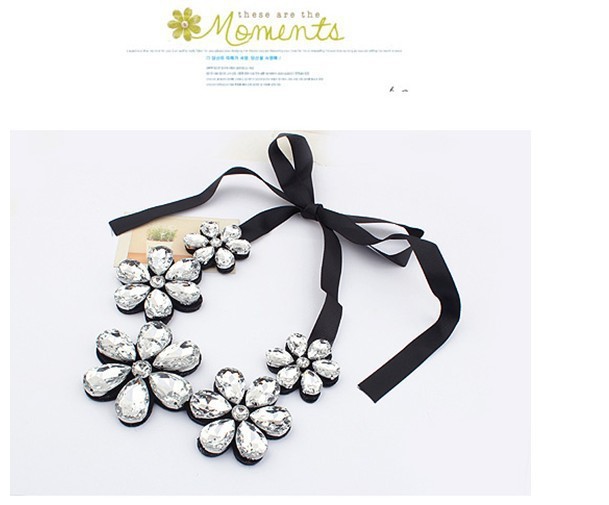 hlkt-wholesale-luxury-fashion-short-statement-necklace-and-pendant-resin-color-fashionable-woman--ne-32253524937