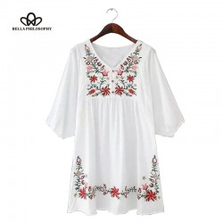 2016 spring summer new style fashion ladies V neck vintage Boho ethnic embroidery oversized white dresses with batwing sleeve